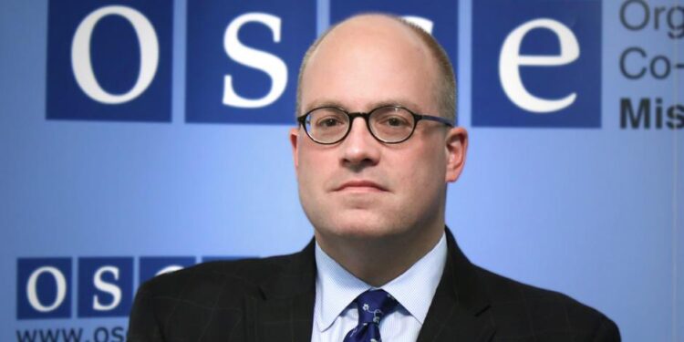 Kurti e Vuçiq drejt Shtëpisë së Bardhë? Ish-diplomati amerikan ngre alarmin: Kosova pa qeveri, dialogu në ngërç