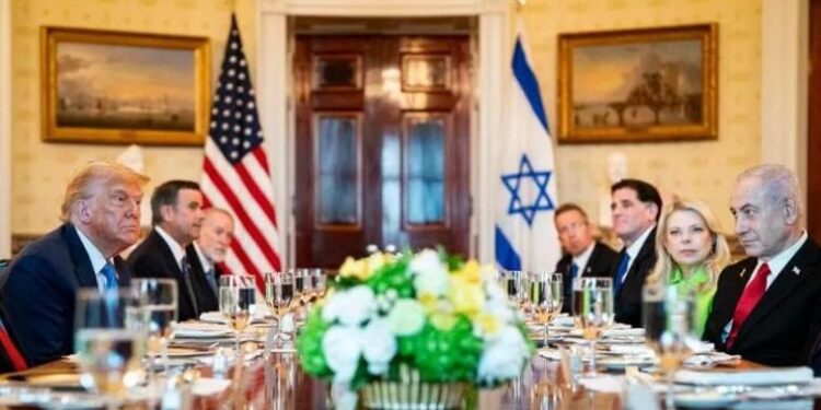 Trump i kërkon Netanyahut armëpushim në Gaza – Propozim surprizë për Çmimin Nobel për Paqe