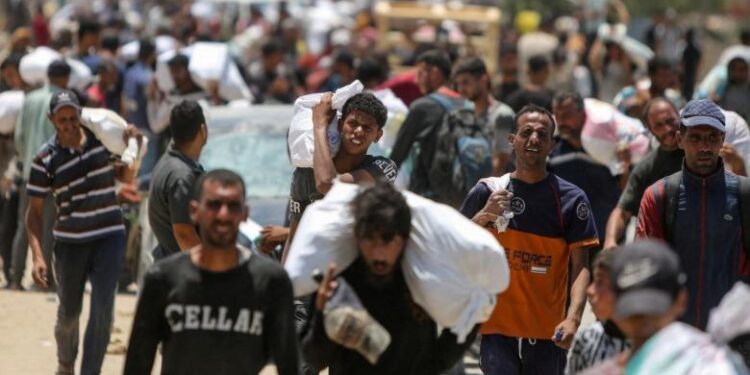 Tragjedi në Gaza: Të paktën 20 civilë humbin jetën në përpjekje për të siguruar ushqim