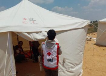 Izraeli godet tendat e të zhvendosurve në Gaza – 13 të vrarë dhe 25 të plagosur