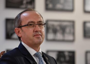 Hoti i reagon Osmanit për Marrëveshjen e Uashingtonit: “Hipokrizi dhe përvetësim politik”