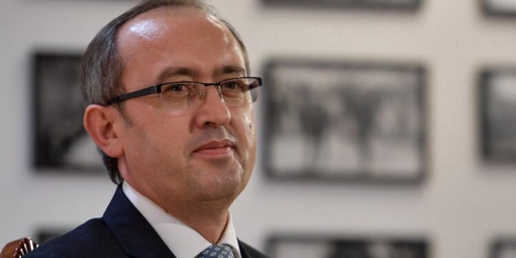 Hoti i reagon Osmanit për Marrëveshjen e Uashingtonit: “Hipokrizi dhe përvetësim politik”