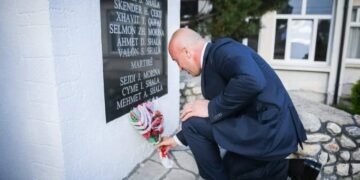 Kujtohet Beteja e Loxhës – Haradinaj nderon dëshmorët e 6 korrikut 1998