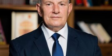 Shukri Buja reagon pas vendimit të gjykatës: “Një betejë e vogël dhe e motivuar politikisht – nuk më ndalon askush!”