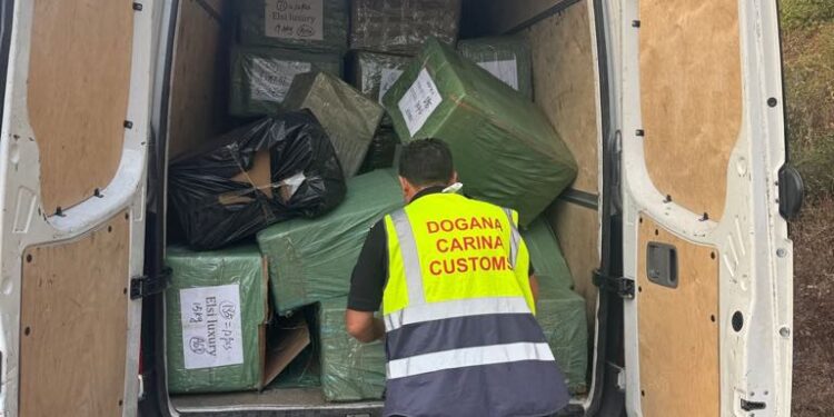 Dogana e Kosovës ndalon një zyrtar doganor dhe një transportues mallrash për kontrabandë dhe shpërdorim detyre