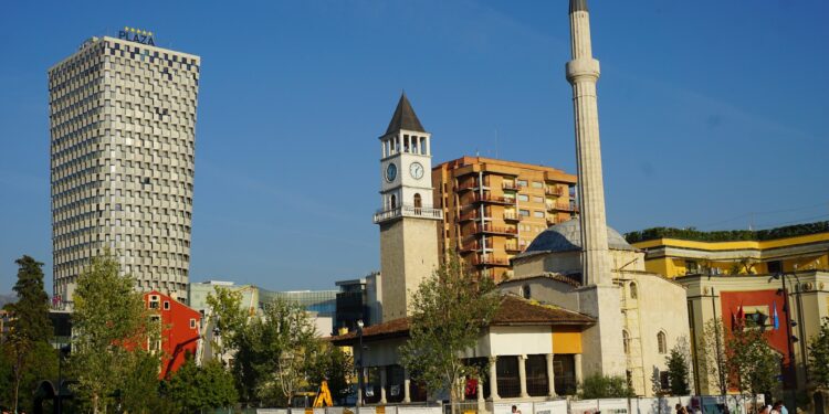 Për herë të parë pas mbi 200 vitesh, myslimanët në Shqipëri nuk përbëjnë më shumicën