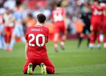 Liverpool tërheq fanellën me numrin 20 në nderim të Diogo Jotës, pas vdekjes tragjike të sulmuesit portugez