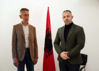 Flamuri shqiptar “mollë sherri” – Dështoi takimi ndërinstitucional mes KKSh-së dhe Trupit Koordinues
