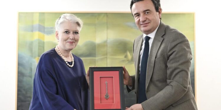 Kryeministri Kurti pret në takim lamtumirës ambasadoren sllovene: “Minca Benedejqiq, mike e përhershme e Kosovës”