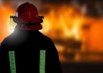 Shkuan për ta shuar zjarrin, një person ofendon dhe tenton t’i sulmojë zjarrfikësit në Obiliq