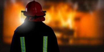 Shkuan për ta shuar zjarrin, një person ofendon dhe tenton t’i sulmojë zjarrfikësit në Obiliq