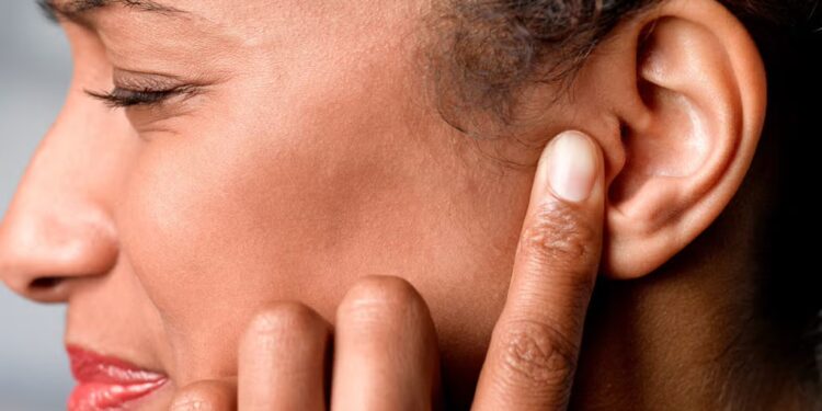 Dylli i Veshit: Rreziqet dhe 4 Metoda Natyrale për Pastrim