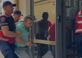 Del para gjykatës babai që dyshohet se abuzoi seksualisht me vajzën 12-vjeçare