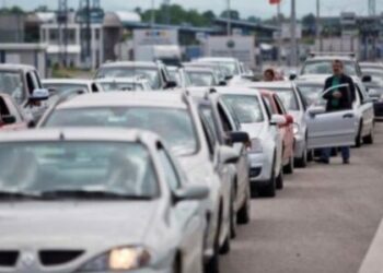 Mërgimtarët presin deri në një orë për të dalë nga Dheu i Bardhë