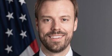 Zyrtari amerikan në Kosovë, zyra e Kurtit thotë se do të ketë takim