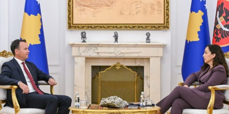 Peci në Presidencë: Besoj që këto takime janë në funksion të daljes nga bllokada