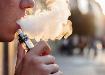 Studim alarmues: Cigare elektronike lëshojnë më shumë kimikate kancerogjene se cigaret tradicionale