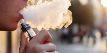 Studim alarmues: Cigare elektronike lëshojnë më shumë kimikate kancerogjene se cigaret tradicionale