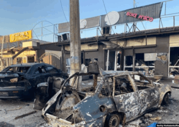 Sulm ajror rus në Dobropillia: Dy të vrarë dhe 27 të plagosur në një zonë tregtare