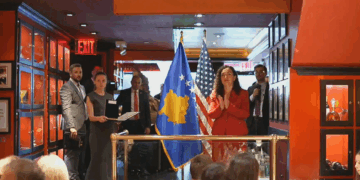 Presidentja Osmani ndan medalje presidenciale për mërgatën shqiptaro-amerikane: “Kontributi juaj për lirinë e Kosovës është i paharrueshëm”