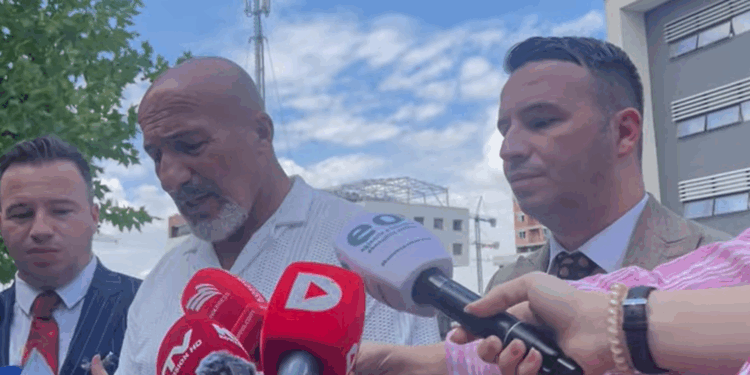 Largohet nga puna qytetari që denoncoi deputeten Pacolli – Avokati flet për hakmarrje politike