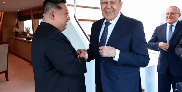 Takimi Lavrov–Kim Jong Un në Korenë e Veriut: Lufta në Ukrainë në qendër të diskutimeve