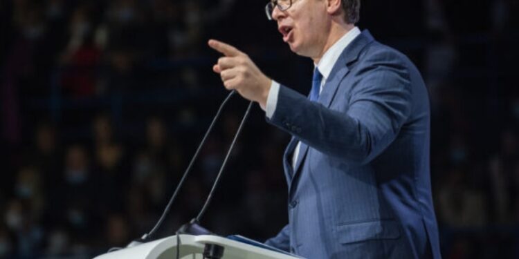 Vuçiqi kërcënon: “Kurrë më nuk do të bllokoni, të gjithë do të arrestoheni”