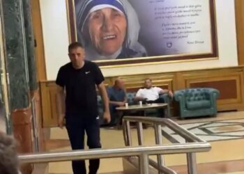 Salih Zyba si në termin futbolli, shkon me ‘trenerka’ në seancë konstituive