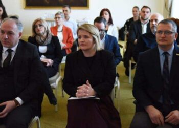 Thellohet skandali, ministri i Kurtit me aktakuzë dhuroi para jashtëligjshëm për organizatën që drejtohej nga zëvendësministrja Liza Gashi