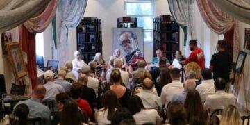 100 portrete të Ismail Kadaresë, COD sjell biografinë e shkrimtarit përmes artit pamor