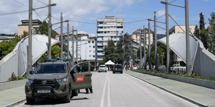 BE paralajmëron Kosovën për urat mbi Ibër: Përmbahuni nga veprimet e njëanshme