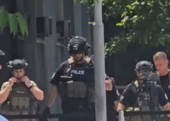 Kërcënimi me bombë në Kuvend, Sveçla publikon emrin e serbit që dyshohet se dërgoi mesazhin