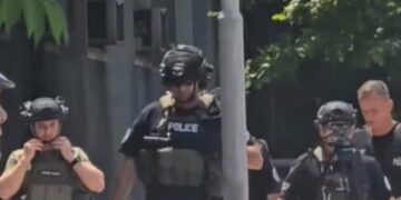 Kërcënimi me bombë në Kuvend, Sveçla publikon emrin e serbit që dyshohet se dërgoi mesazhin