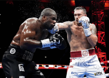 Oleksandër Usik konfirmon supremacinë në botën e boksit – fiton me nokaut ndaj Daniel Dubois