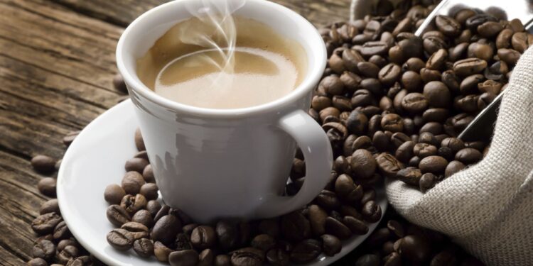 A e Mbron Kafeja Mëlçinë nga Sëmundjet? Ja Çfarë Thotë Studimi i Ri Britanik