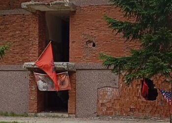 Eksluzive: Taxi privat serb, organzon vizitë “turistike” për qytetarët serbë drejt Koshare.