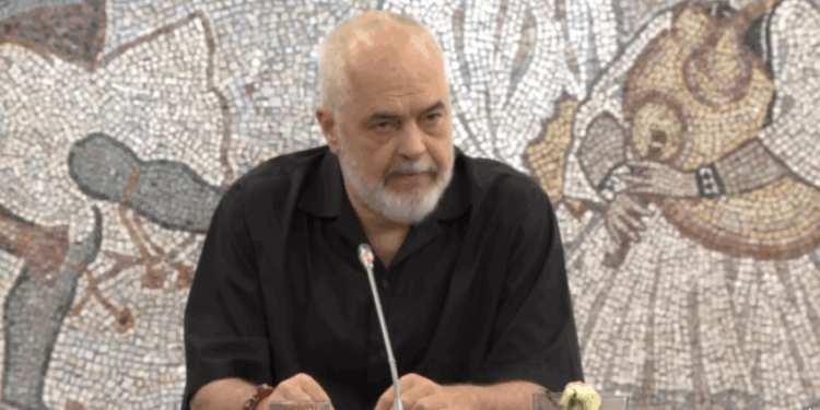 Rama paralajmëron tolerancë zero për ndërtimet pa leje dhe pasigurinë ushqimore – reforma kombëtare në furnizimin me ujë, naftë dhe menaxhimin e mbetjeve