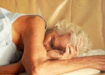 Këto janë pijet më të mira kundër djersitjes së tepërt