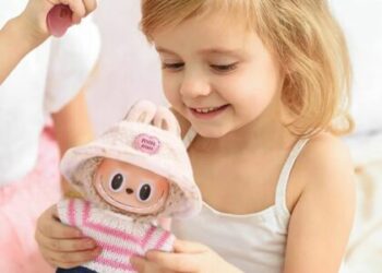 Kukulla “Labubu” bën namin në Kosovë, psikologët paralajmërojnë: Nuk është për fëmijë