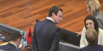 Ngërçi në Kuvendin e Kosovës tërheq vëmendjen e mediave ndërkombëtare: “Qytetarët po trajtohen si gomarë”