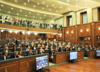 Bllokadë institucionale në Kuvend: Gjykata Kushtetuese pezullon çdo veprim të deputetëve deri më 8 gusht