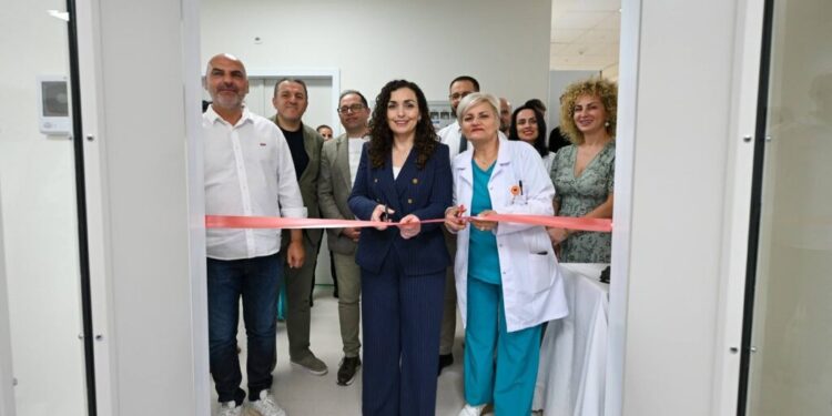 Presidentja Osmani dhe “Khalifa Foundation” sjellin laborator modern në spitalin pediatrik “Sheika Fatima”