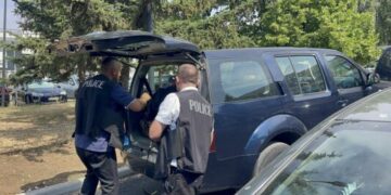 Bastisje në tri qytete: Pesë të arrestuar dhe sekuestrime në Agjencinë Kadastrale dhe të Arkivave