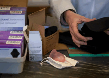 Kimikatet “e përjetshme” në produktet menstruale të ripërdorshme: A përbëjnë rrezik për shëndetin e grave?