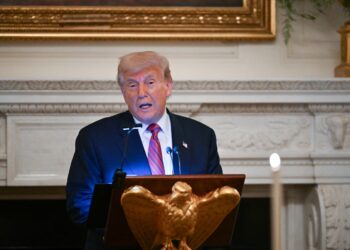 Trump paralajmëron lirimin e 10 pengjeve izraelite “shumë shpejt”