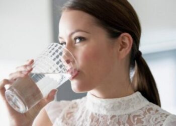 Këto janë shenjat kryesore të dehidratimit