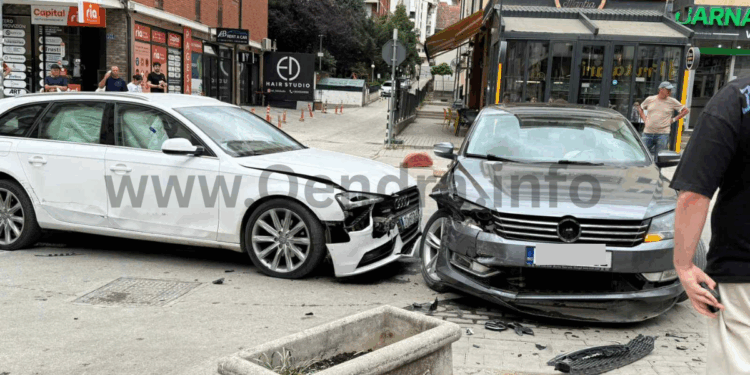 Aksident në rrugën Muharrem Fejza – Rruga e bllokuar përkohësisht