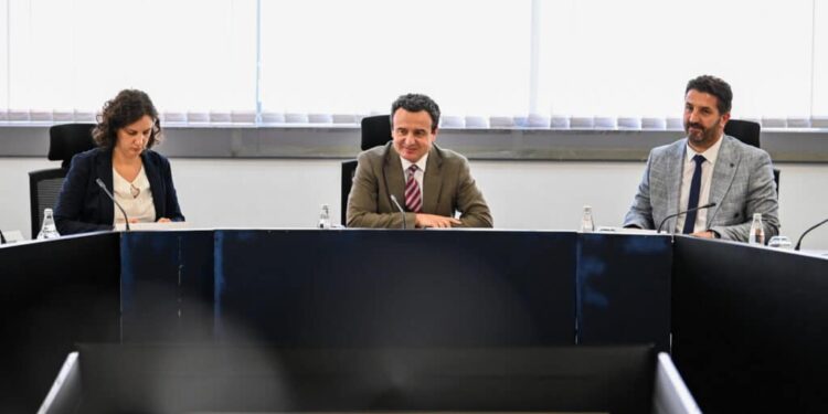 Qeveria e Kosovës forcon mbështetjen për dokumentimin e krimeve të luftës