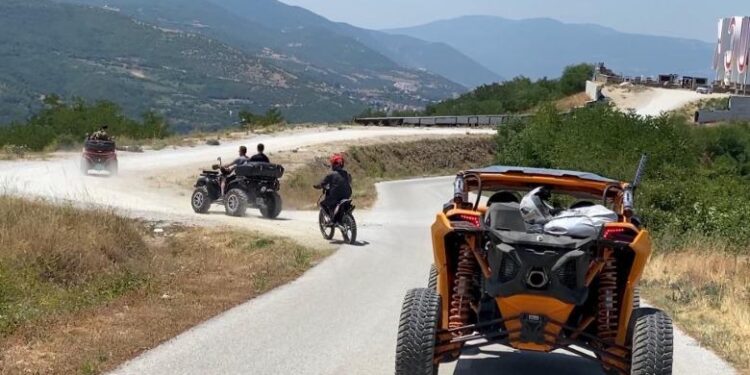 Nga Zvicra në Kosovë me katërçikla – “Plisat” përshkojnë 8 shtete për atdheun