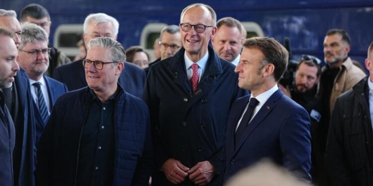 Bisedimet për paqen në Ukrainë/ Zelensky nesër në Uashington, aleatët evropianë mbajnë sot videokonferencë